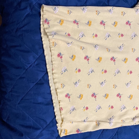 Floral Top With Ruffle Trim - Picture 4 of 5